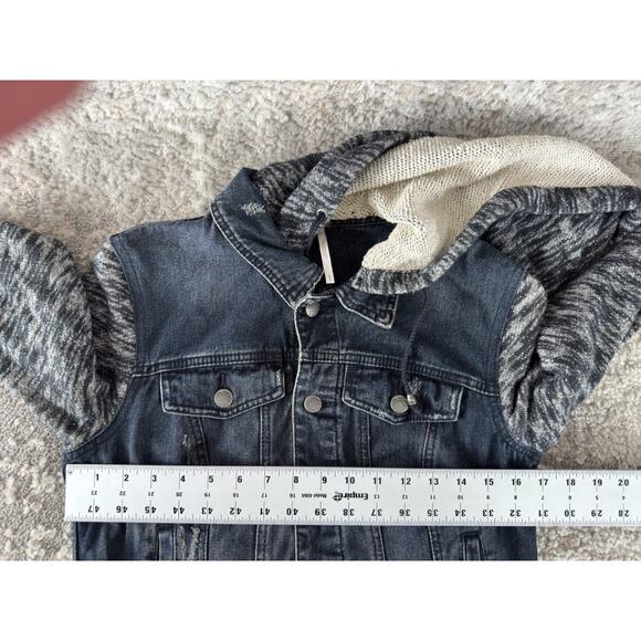 Free People Size S Cropped Denim Jacket Outdoor Hooded Blue Long Sleeve Button - Picture 5 of 8